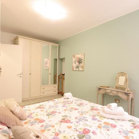 Violetta Maison, Elegante E Romantica A Salo' Leilighet Eksteriør bilde