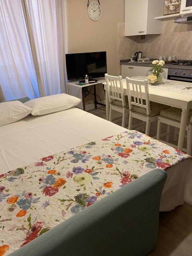 Violetta Maison, Elegante E Romantica A Salo' Leilighet Eksteriør bilde