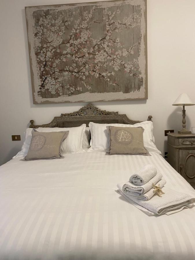Violetta Maison, Elegante E Romantica A Salo' Leilighet Eksteriør bilde