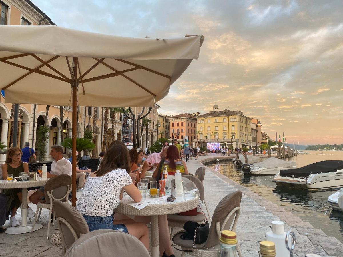 Violetta Maison, Elegante E Romantica A Salo' Leilighet Eksteriør bilde